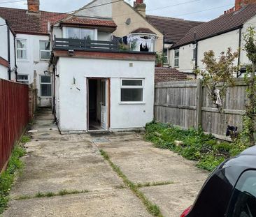 2 bedroom ground floor flat to rent - Photo 6