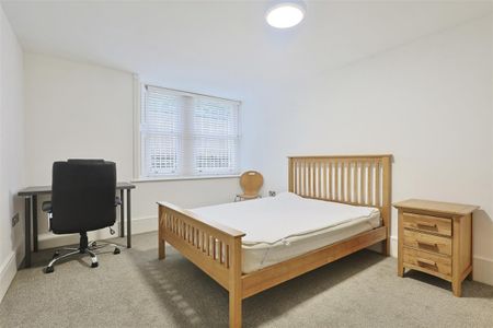 4 bedroom Student Flat to rent in Graingerville South, Westgate Road, Newcastle Upon Tyne - Photo 4