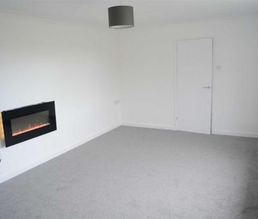 3 bedroom detached bungalow to rent - Photo 1