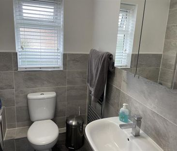 2 bedroom semi-detached house to rent - Photo 5