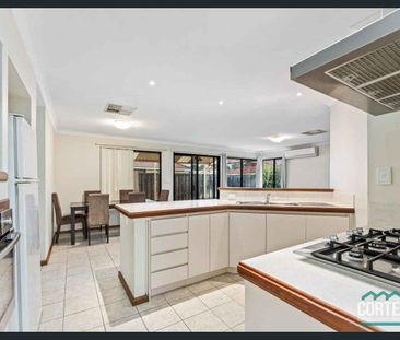 Spacious & Secure 4x2 Family Home in Ellenbrook! - Photo 5