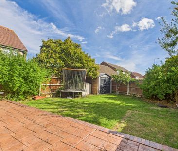 4 bedroom semi-detached house to rent - Photo 5