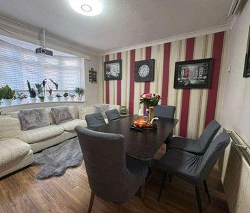 Hanworth Park, Feltham, TW13 - Photo 2