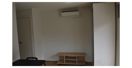 Secure 2-Bedroom Apartment with Cafes, Shops & Transport at Your Doorstep - Photo 2