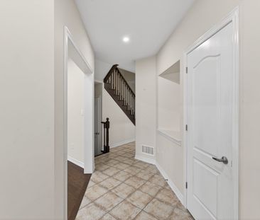 For Lease - 209 Cornell Park Avenue, Markham, Ontario - Photo 5