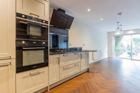 4 bedroom terraced house to rent - Photo 3