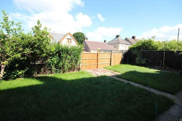 Crescent Road, Brentwood, CM14 - Photo 1