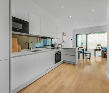 Gunnersbury Avenue - Photo 2