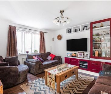 4 bedroom detached house to rent - Photo 2