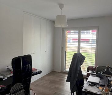 Proche de toutes les commodités, bel appartement de 4.5 pièces au 1... - Foto 4