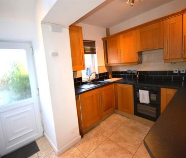 2 Bedroom End Terrace To Let - Photo 4