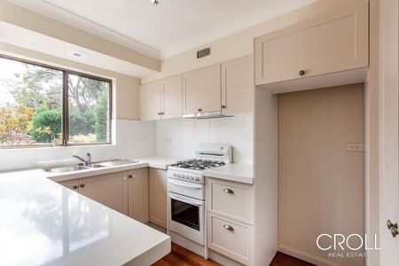 North Facing Two Bedroom Townhouse With Terrace - Photo 3