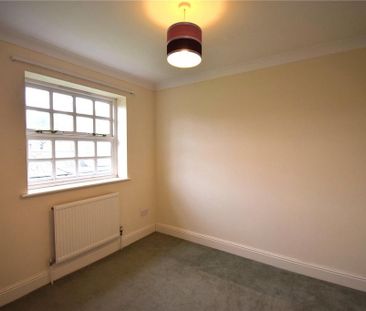 4 bedroom detached house to rent - Photo 4