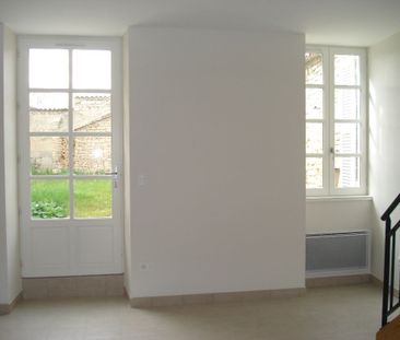 Location appartement 3 pièces, 70.00m², Fontenay-le-Comte - Photo 3