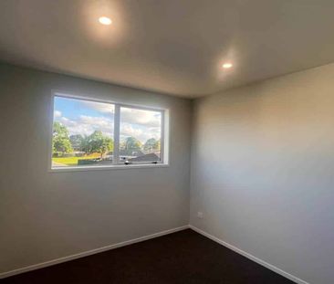 Modern Living in the Heart of Papatoetoe - Photo 4