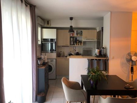 Location Appartement 2 pièces 49m² - Photo 3