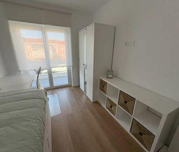 Praceta Primeiro de Maio, Amadora, Lisbon 2720 - Photo 2