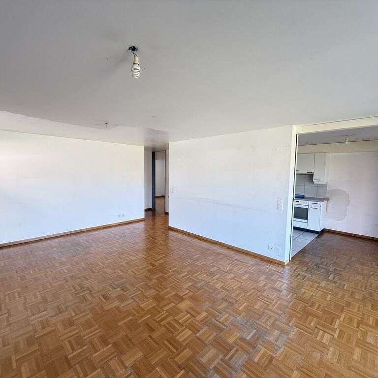 A ground-level terrace with a large living room - Foto 1