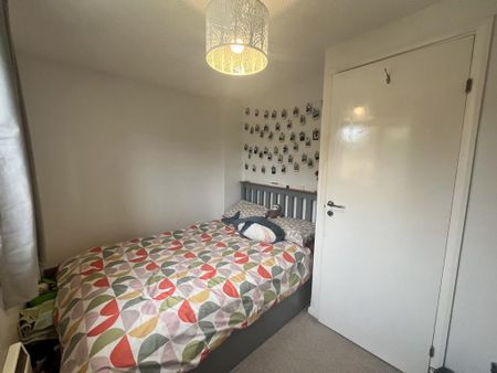 2 bedroom semi-detached house to rent - Photo 4