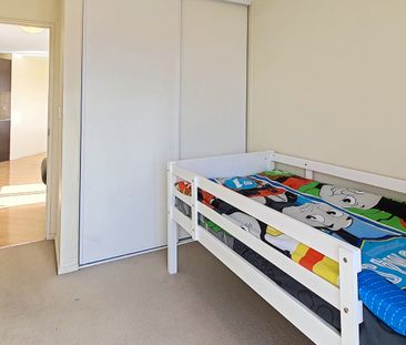 NEW LYNN - 2 Bedroom Apartment with 1 Carpark - Photo 4