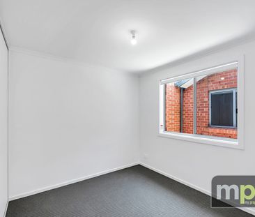 Modern Living in Elizabeth North! - Photo 1