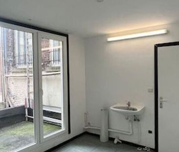 Studio met slaaphoek te huur in Charleroi voor € 690 met 1 slaapkamer - Photo 3