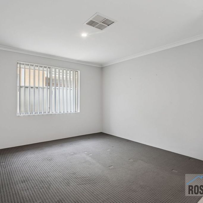 Stylish 4-Bedroom Home in Quiet Location - Photo 1