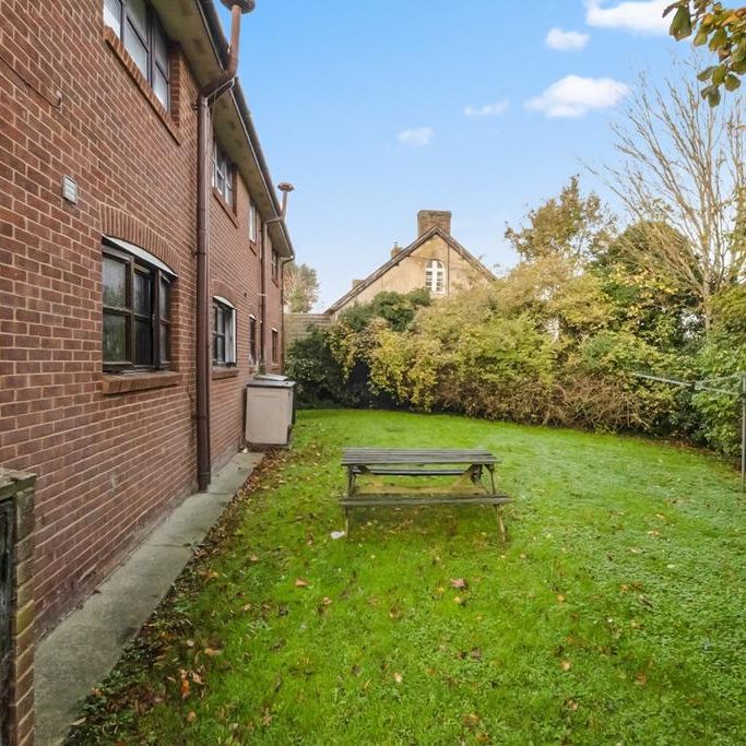 1 bedroom ground floor maisonette to rent - Photo 1