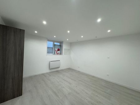 Location Appartement 4 pièces 179m² TOURCOING 59200 - Photo 5