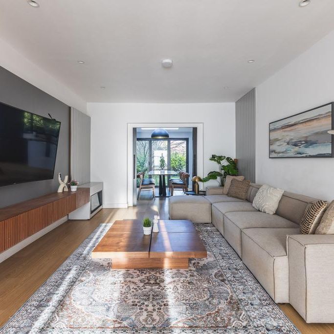 3 bedroom semi-detached house to rent - Photo 1