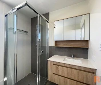 Modern Dual-Key Apartment – Stylish, Spacious & Convenient - Photo 3