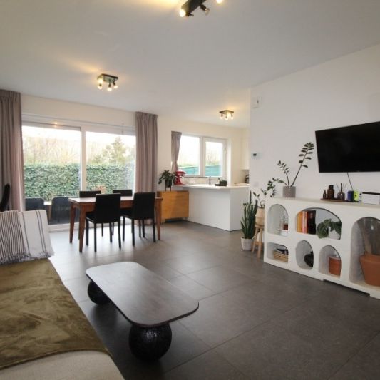 Energiezuinige woning op boogscheut van het centrum van Roeselare - Photo 1