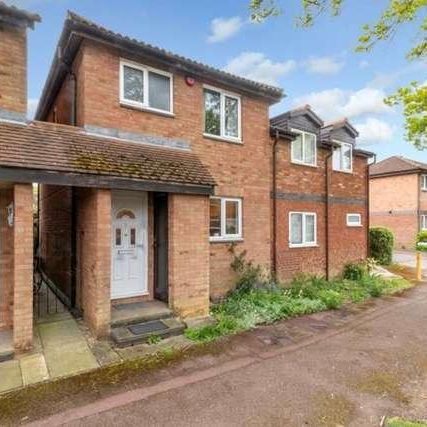 Emerson Valley - Fully Refurbished Bed Home With New Decor, Flooring, Kitchen & Bathroom!, MK4 - Photo 1