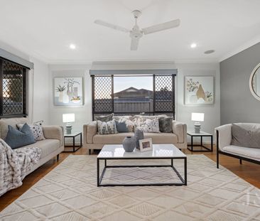 Spacious Family Living in a Prime Shailer Park Location - Photo 4