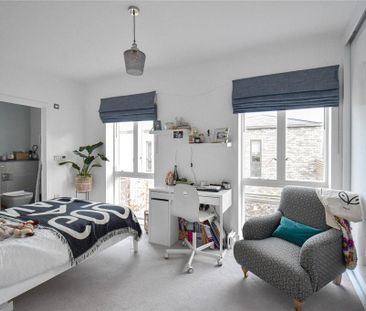 4 bedroom end of terrace house to rent - Photo 4