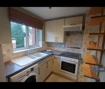 2 bedroom flat to rent - Photo 4
