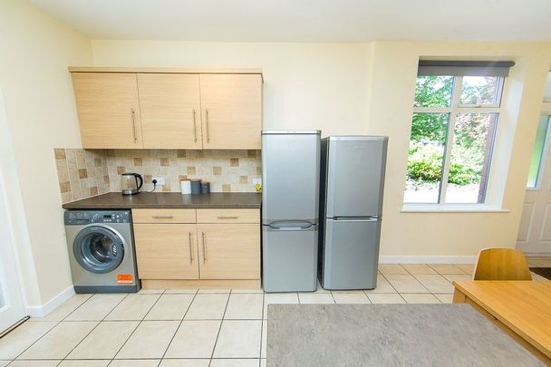 The Turnways, Headingley, Leeds - Photo 1