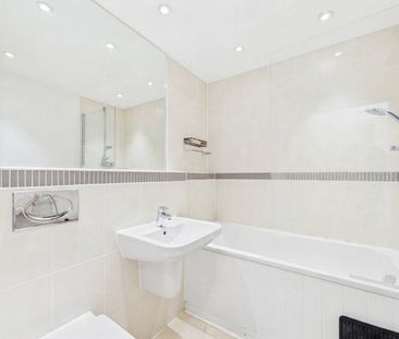 2 bedroom Flat in North Town Road, Maidenhead - Photo 6