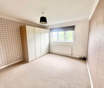 4 bedroom detached house to rent - Photo 4
