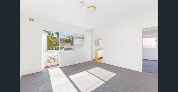 Conveniently located one-bedroom apartment - Photo 1