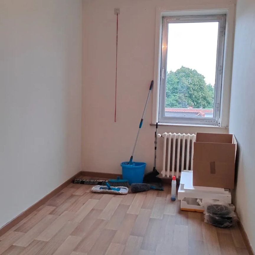 Centraal gelegen twee slaapkamer appartement met garage - Foto 1