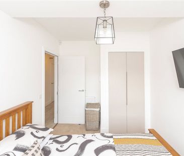 13 Mauseley Park - Photo 5