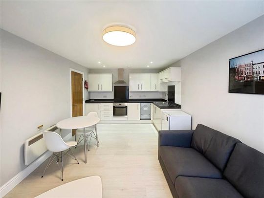 1 bedroom flat to rent - Photo 1