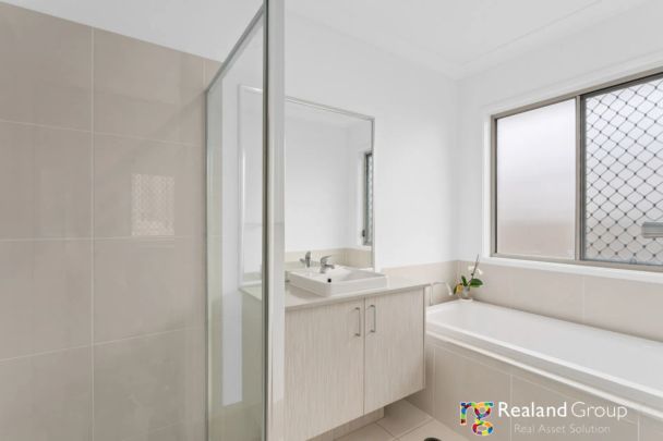 Charming Family Home in Flagstone - Photo 1