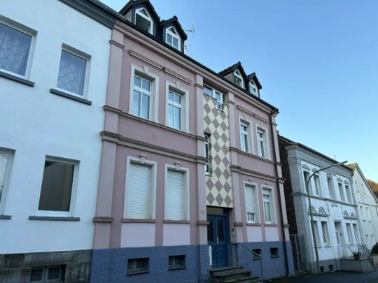 Gemütliche Dachgeschosswohnung in direkter Stadtnähe Arnsberg-Neheim - Foto 1