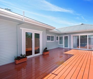 Family 4-bedroom home in highly desirable location with everyday co... - Photo 3