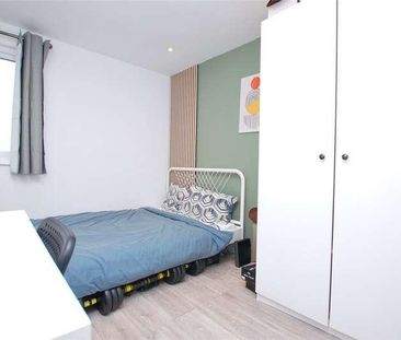 Park Barn Drive, Guildford, Surrey, GU2 - Photo 3