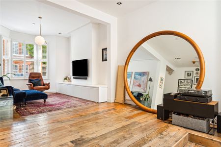 Ingelow Road, Clapham, SW8, London - Photo 2