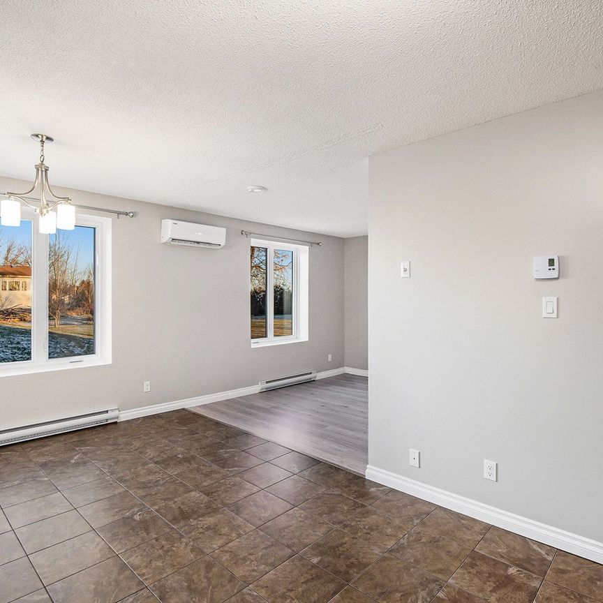 For Lease - 2461 DUNNING Road Unit# 2, Orleans - Cumberland and Area, Ontario - Photo 1
