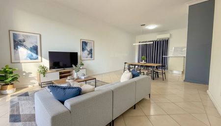 2-Bedroom Townhouse with Lock-Up Garage - Photo 4